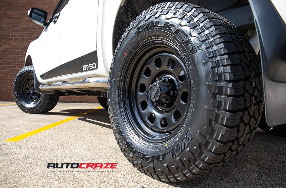 MAZDA BT 50 D HOLE BLACK